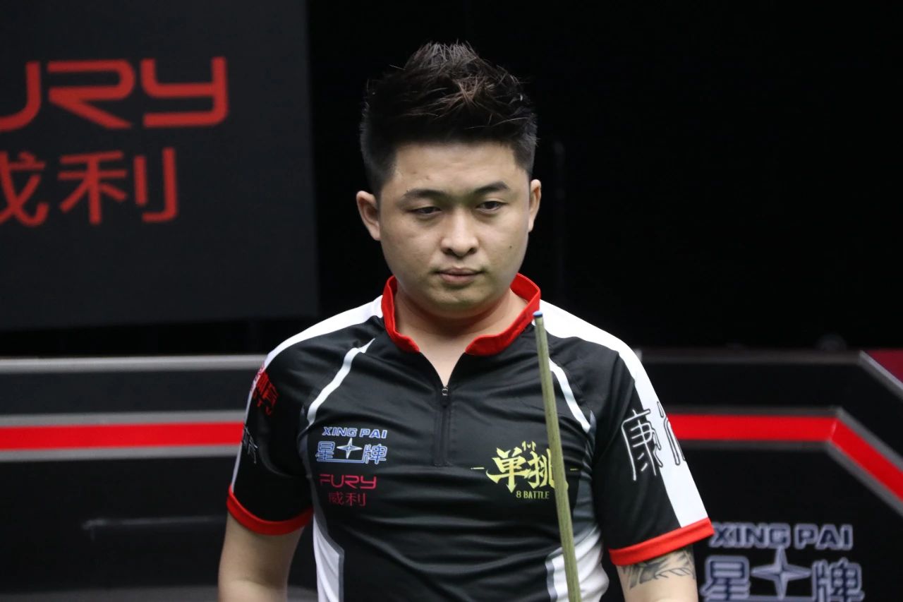 他与莱昂纳 他与莱昂纳