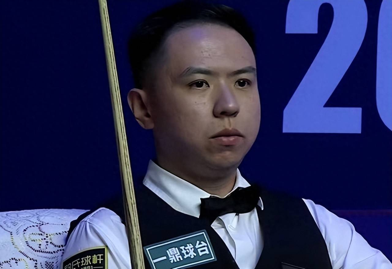 应球场上的 应球场上的